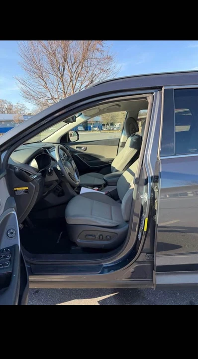 2017 Hyundai Santa Fe - Image 2 of 12
