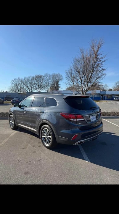 2017 Hyundai Santa Fe - Image 11 of 12