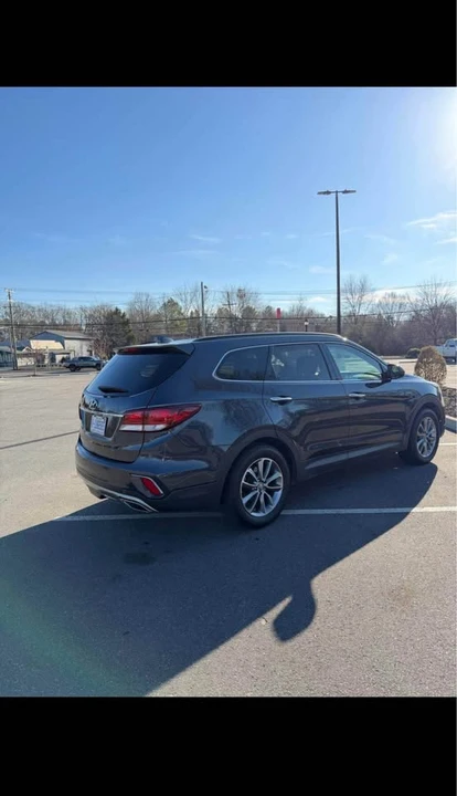 2017 Hyundai Santa Fe - Image 10 of 12