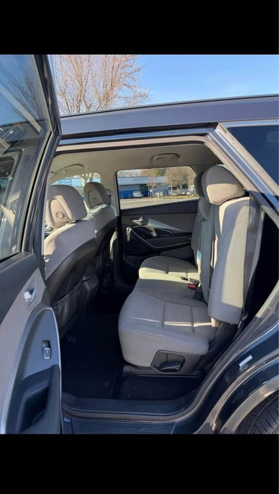 2017 Hyundai Santa Fe - Image 4 of 12