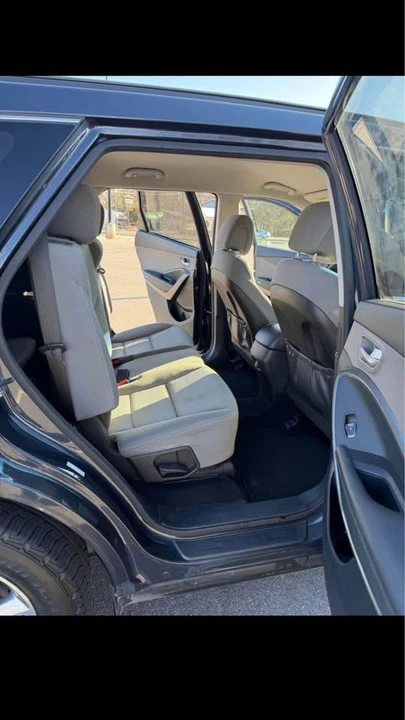2017 Hyundai Santa Fe - Image 5 of 12