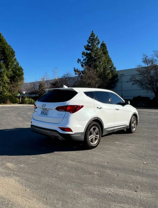 2017 Hyundai Santa Fe - Image 4 of 12