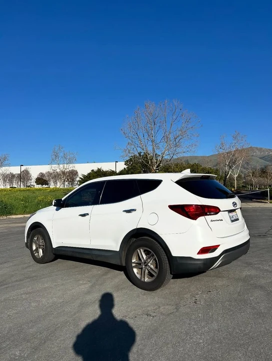2017 Hyundai Santa Fe - Image 5 of 12