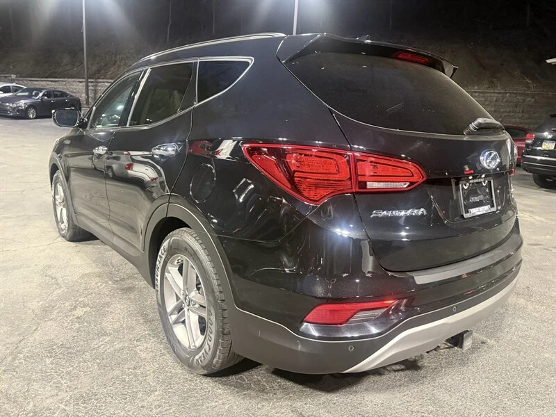 2017 Hyundai Santa Fe - Image 9 of 20