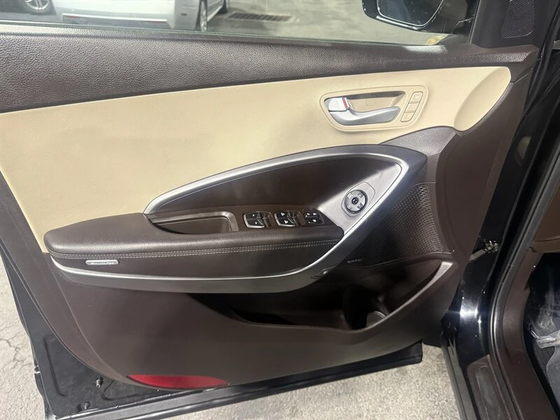 2017 Hyundai Santa Fe - Image 16 of 20