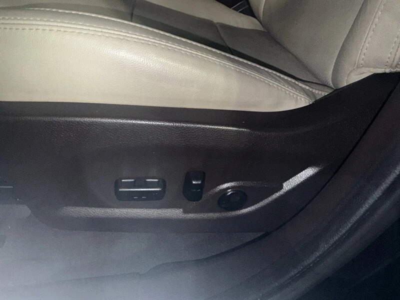 2017 Hyundai Santa Fe - Image 20 of 20