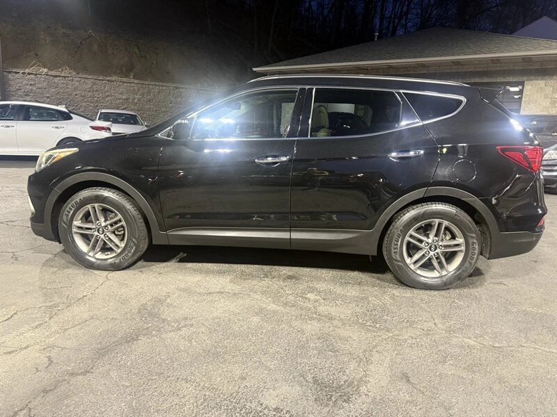 2017 Hyundai Santa Fe - Image 10 of 20