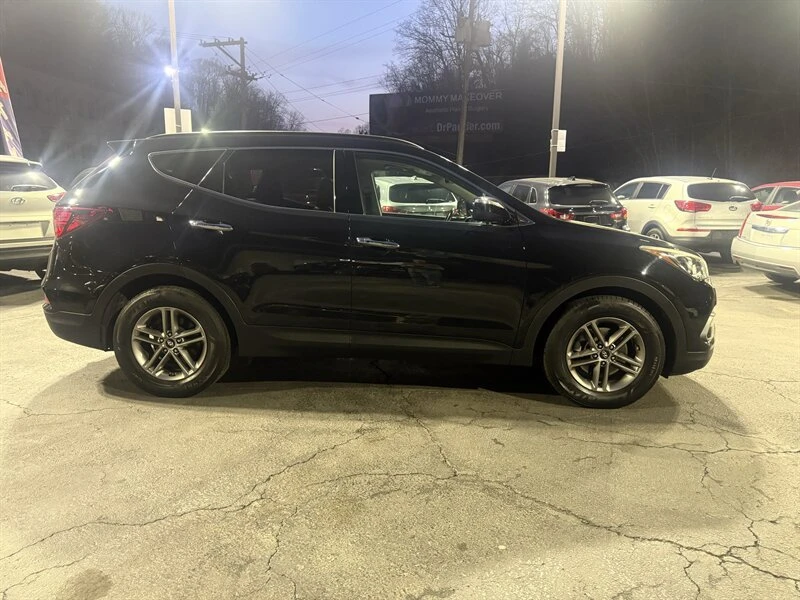 2017 Hyundai Santa Fe - Image 5 of 20