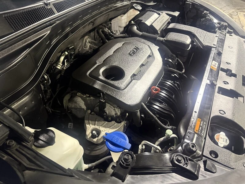 2017 Hyundai Santa Fe - Image 13 of 20