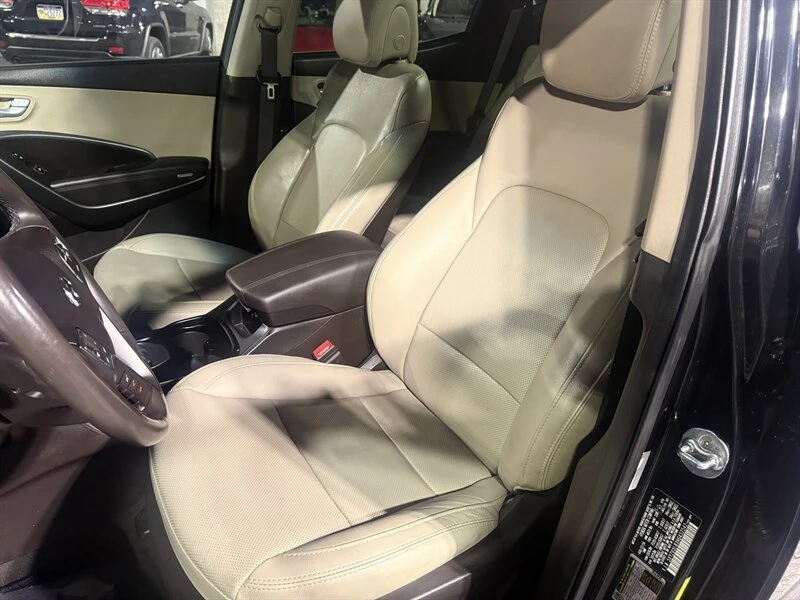 2017 Hyundai Santa Fe - Image 19 of 20