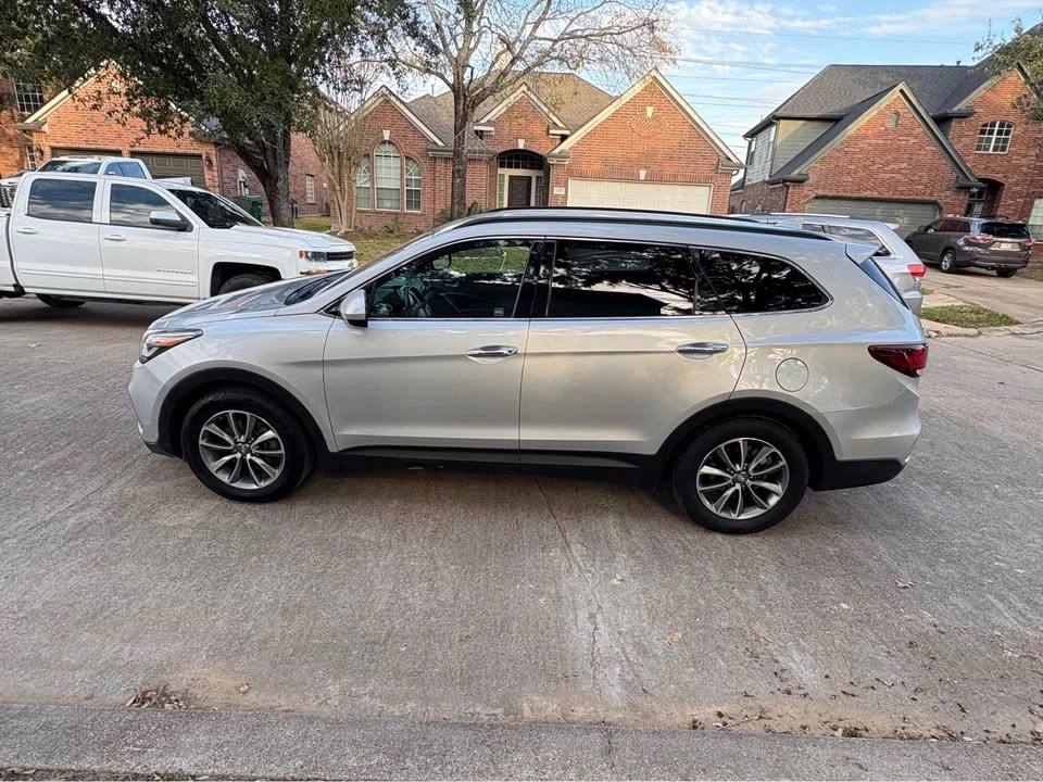 2017 Hyundai Santa Fe - Image 5 of 14