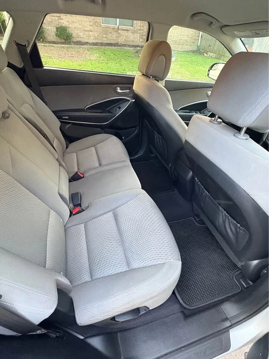 2017 Hyundai Santa Fe - Image 12 of 14