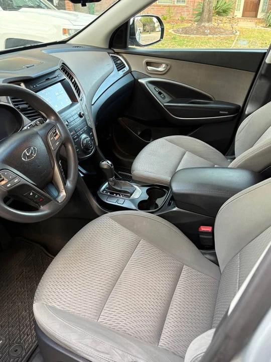 2017 Hyundai Santa Fe - Image 11 of 14