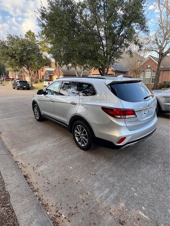 2017 Hyundai Santa Fe - Image 8 of 14