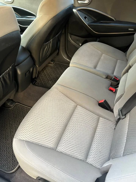 2017 Hyundai Santa Fe - Image 13 of 14