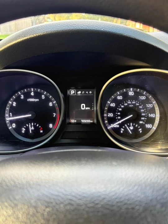 2017 Hyundai Santa Fe - Image 9 of 14