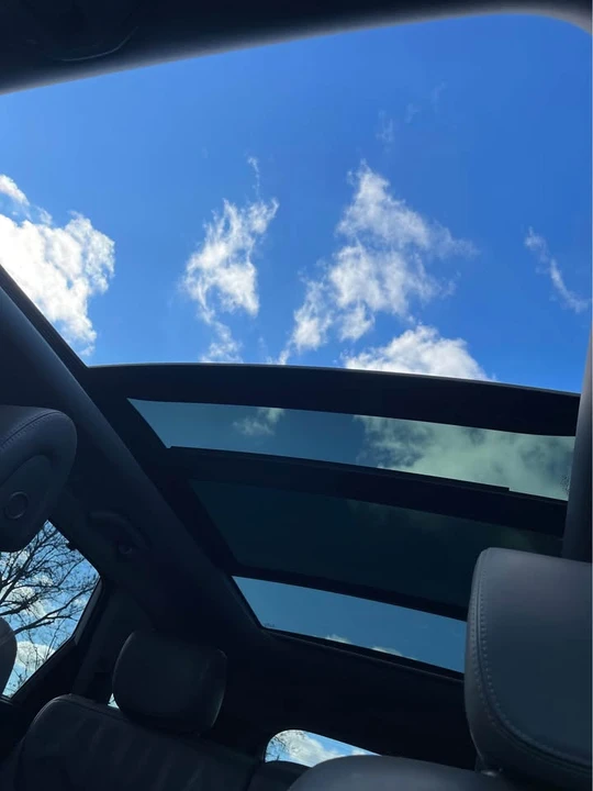 2017 Hyundai Santa Fe - Image 18 of 20