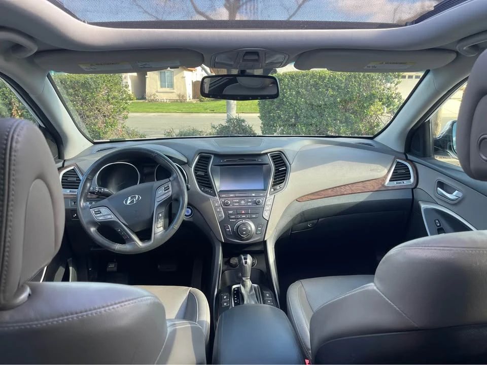 2017 Hyundai Santa Fe - Image 16 of 20