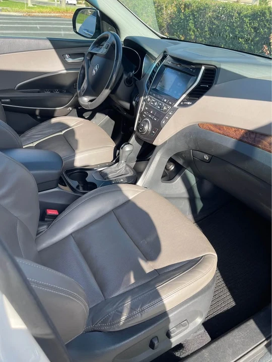 2017 Hyundai Santa Fe - Image 14 of 20