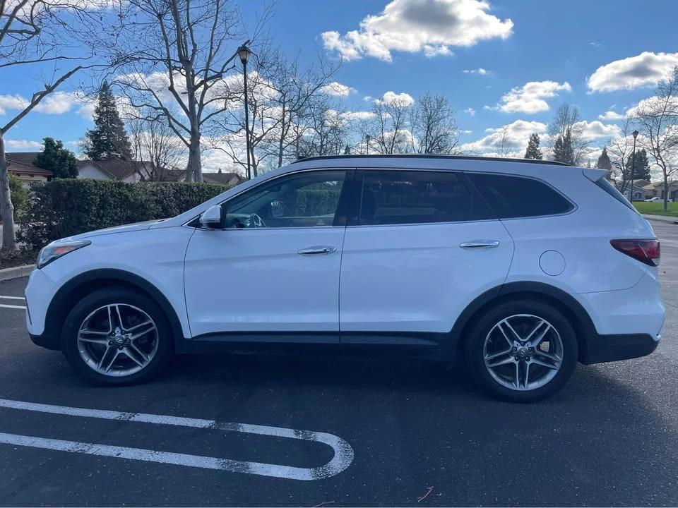 2017 Hyundai Santa Fe - Image 6 of 20