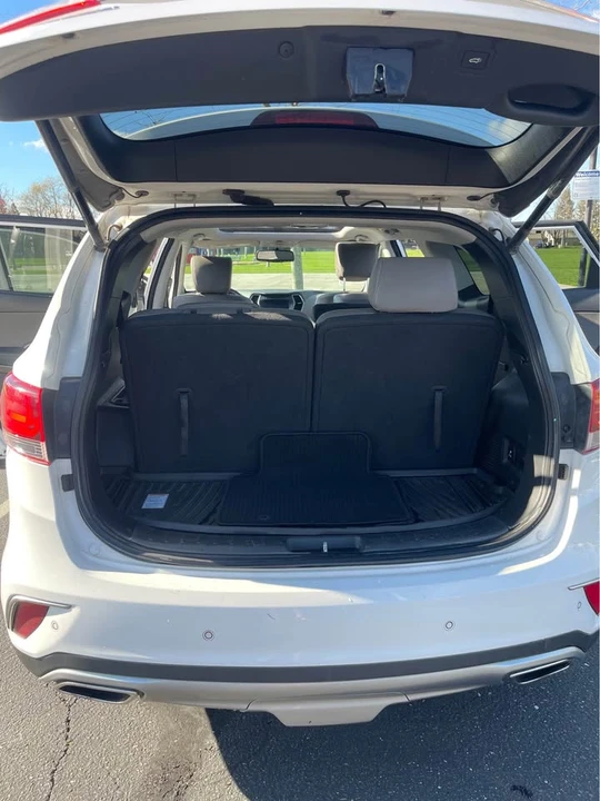 2017 Hyundai Santa Fe - Image 9 of 20