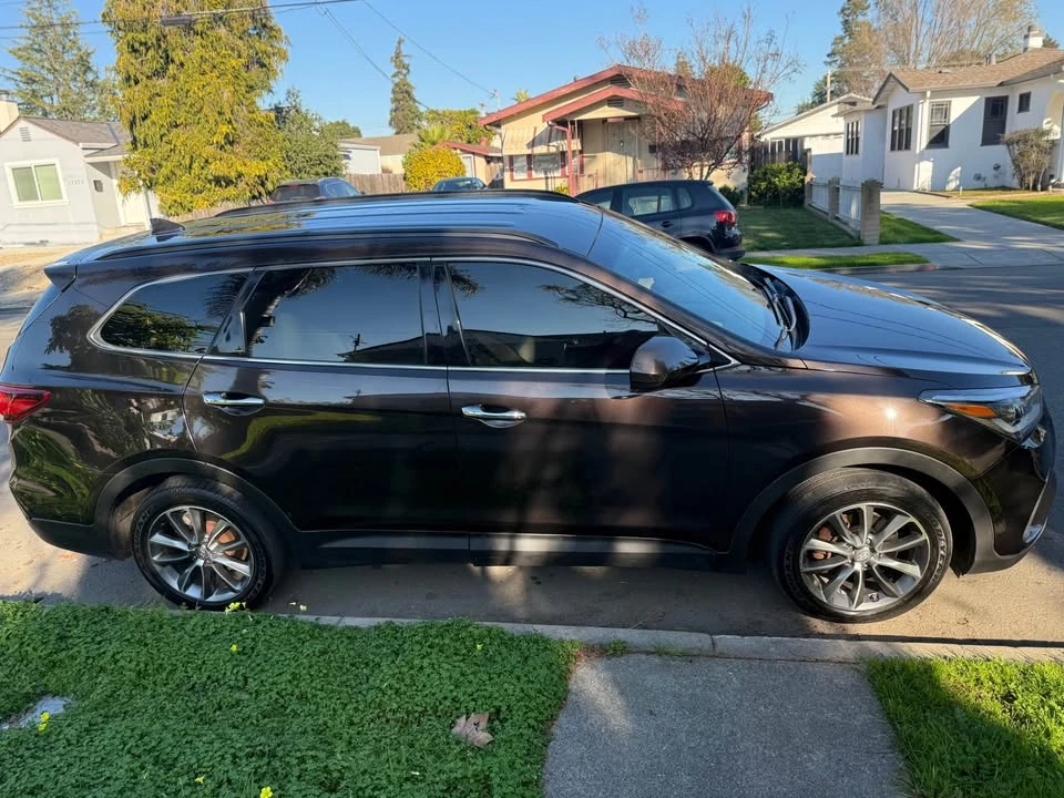 2017 Hyundai Santa Fe - Image 3 of 11