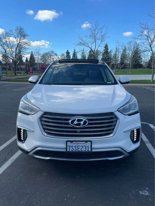 2017 Hyundai Santa Fe - Image 2 of 20