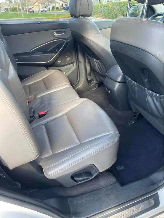 2017 Hyundai Santa Fe - Image 13 of 20