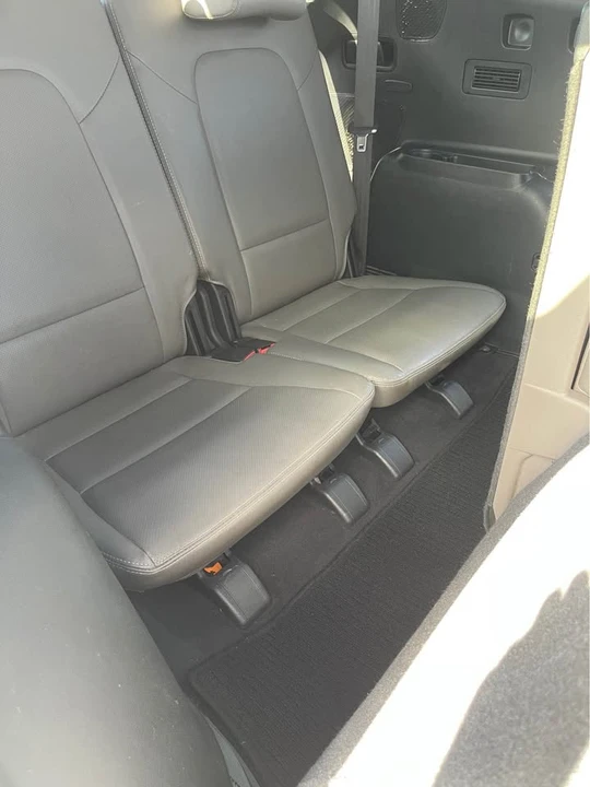 2017 Hyundai Santa Fe - Image 12 of 20