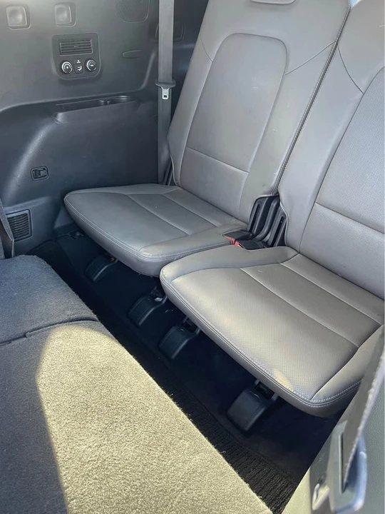 2017 Hyundai Santa Fe - Image 11 of 20