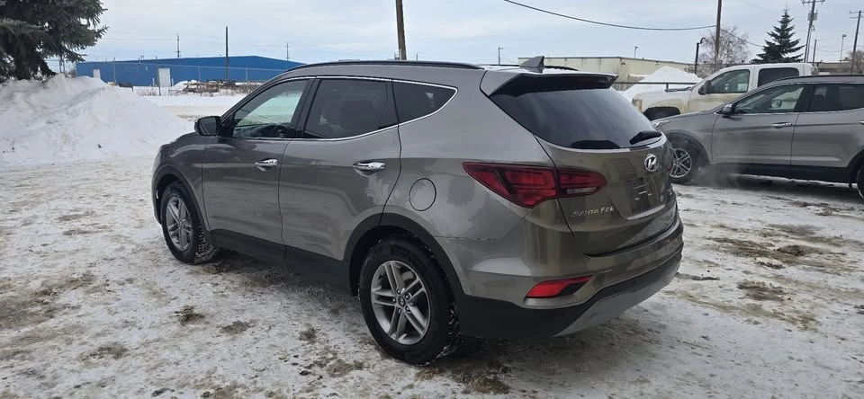 2017 Hyundai Santa Fe - Image 7 of 20