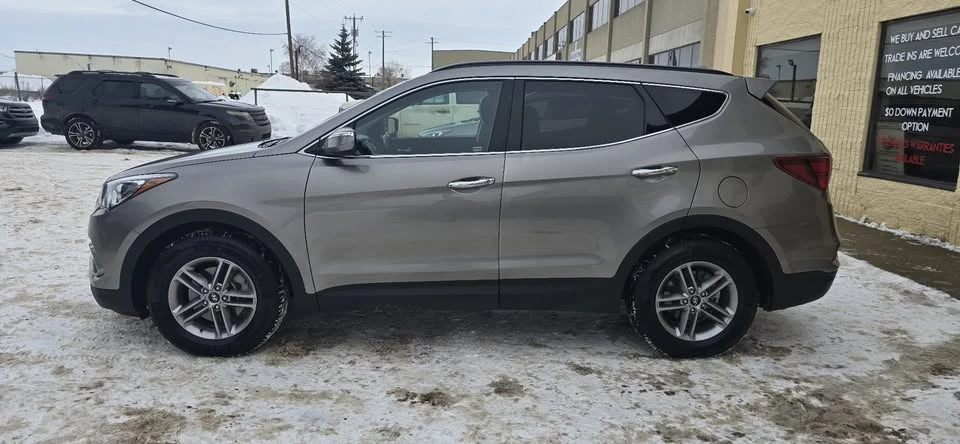 2017 Hyundai Santa Fe - Image 6 of 20