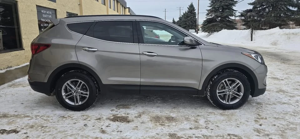 2017 Hyundai Santa Fe - Image 4 of 20