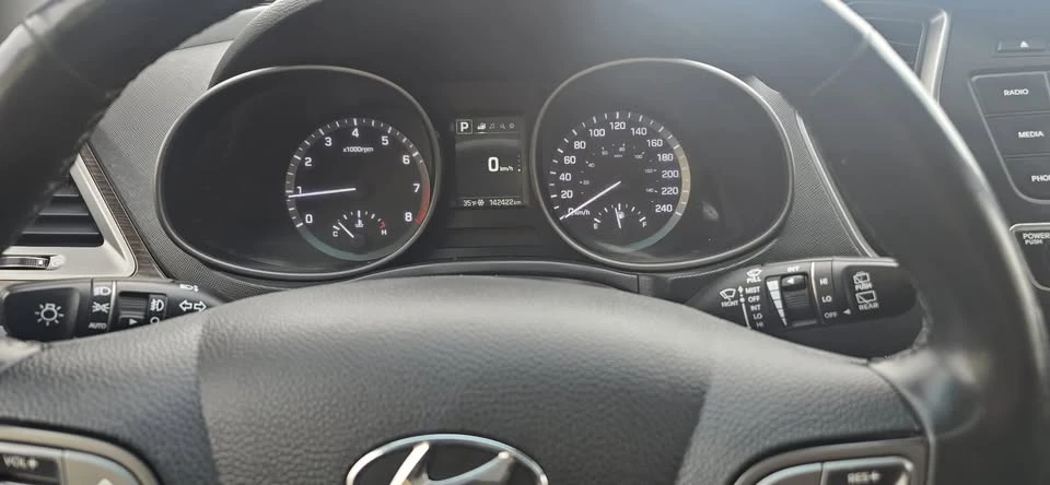 2017 Hyundai Santa Fe - Image 12 of 20