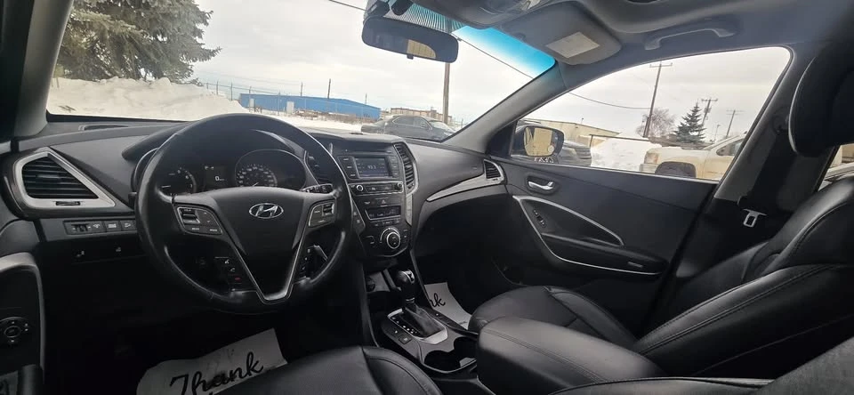 2017 Hyundai Santa Fe - Image 18 of 20
