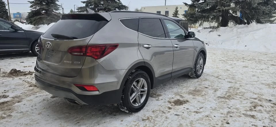 2017 Hyundai Santa Fe - Image 5 of 20