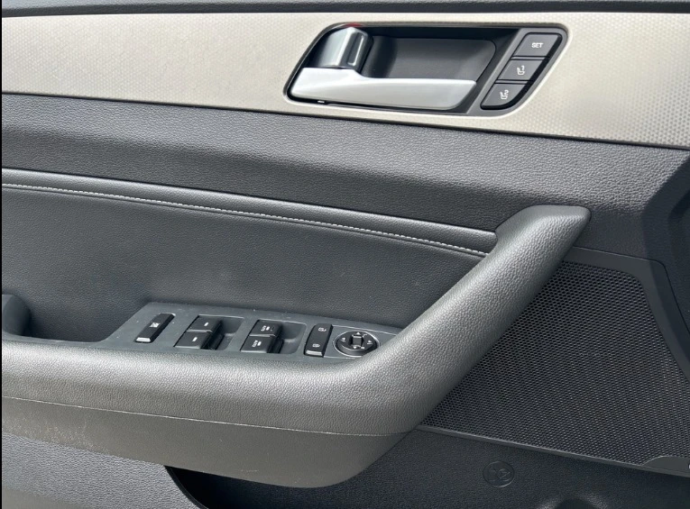 2017 Hyundai Sonata - Image 14 of 15