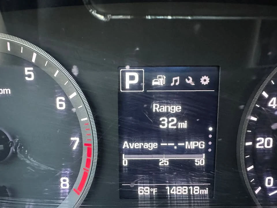 2017 Hyundai Sonata - Image 2 of 11