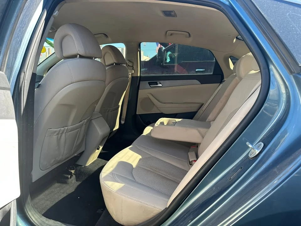 2017 Hyundai Sonata - Image 4 of 11