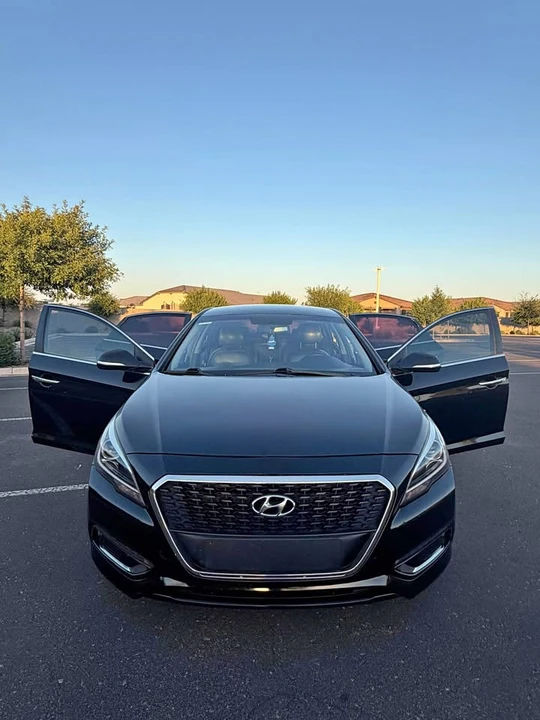 2017 Hyundai Sonata - Image 2 of 21