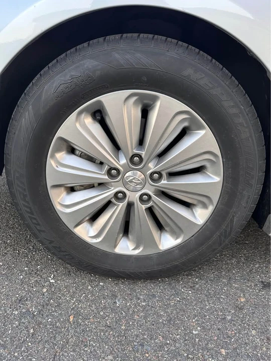 2017 Hyundai Sonata - Image 17 of 18