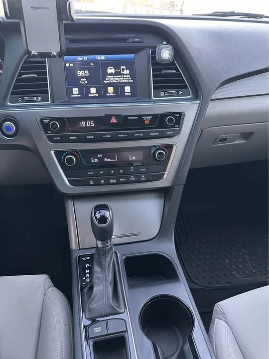 2017 Hyundai Sonata - Image 14 of 18