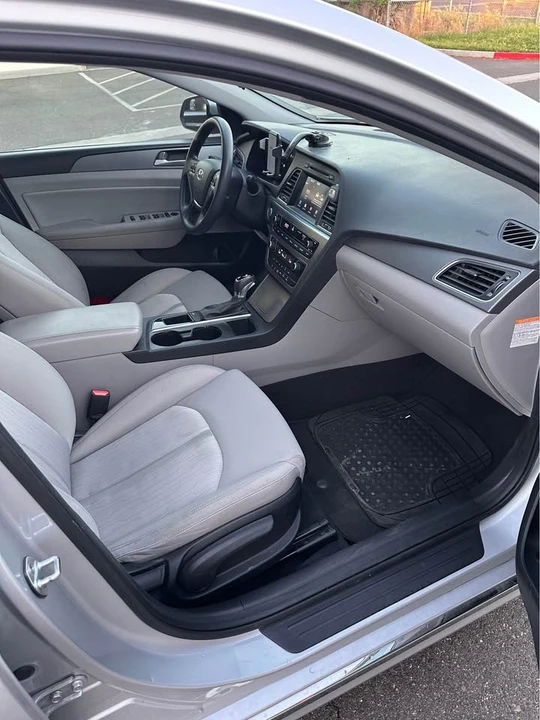 2017 Hyundai Sonata - Image 11 of 18