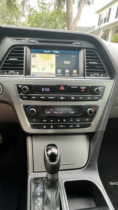 2017 Hyundai Sonata - Image 11 of 19