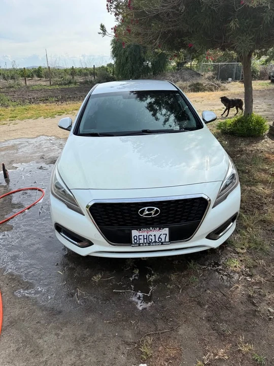 2017 Hyundai Sonata - Image 2 of 10
