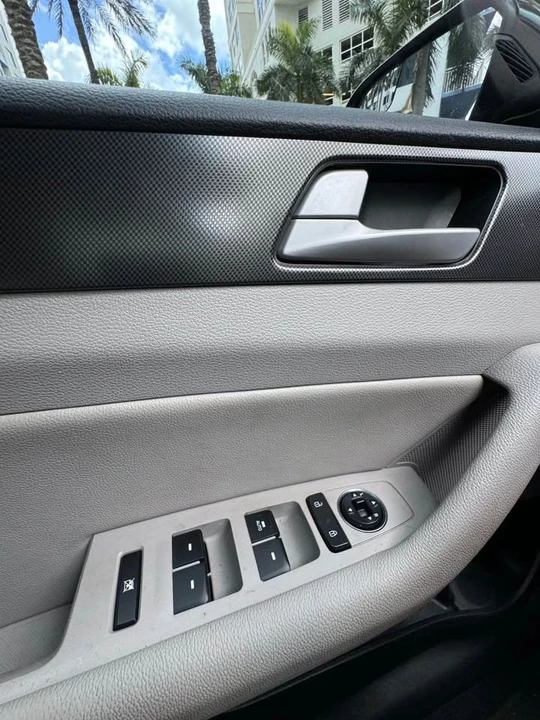 2017 Hyundai Sonata - Image 16 of 18