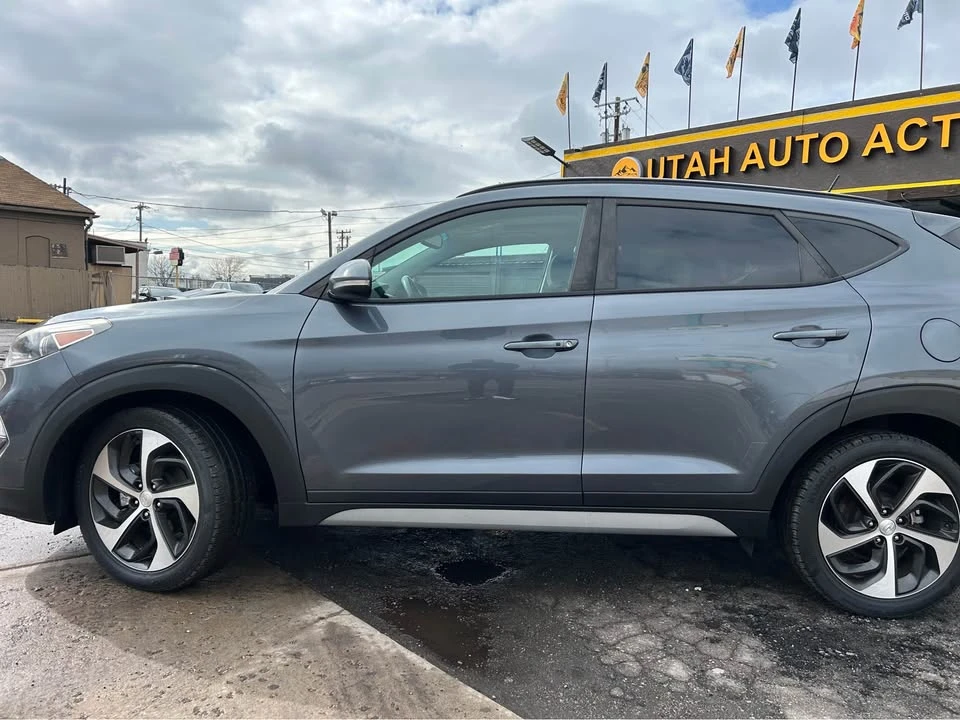 2017 Hyundai Tucson - Image 2 of 11