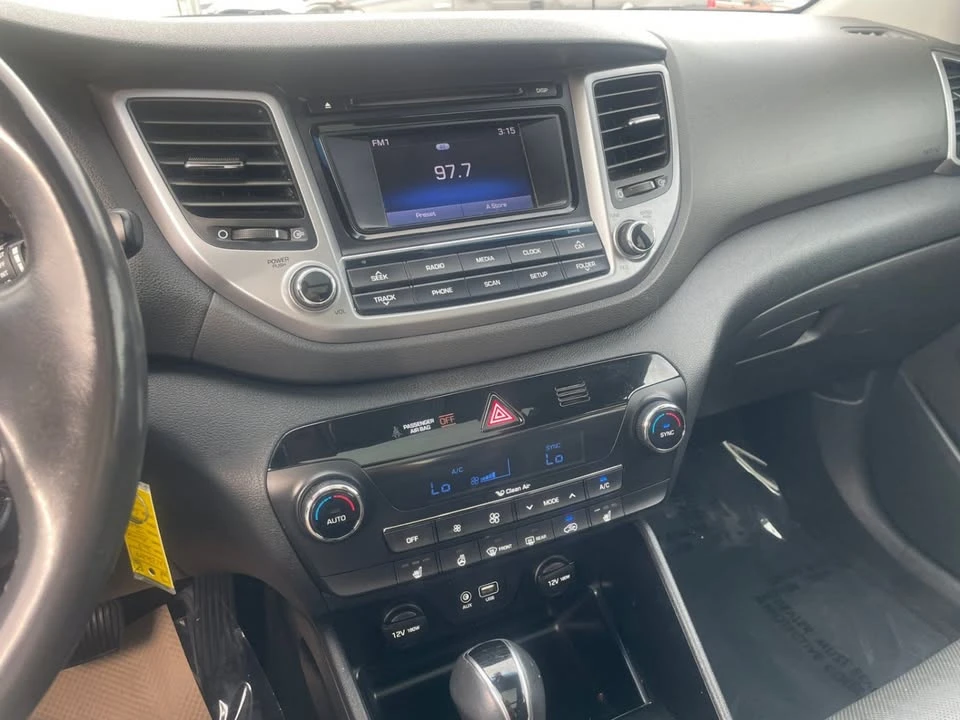 2017 Hyundai Tucson - Image 9 of 17