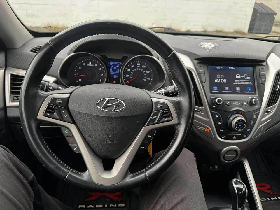 2017 Hyundai Veloster - Image 6 of 9