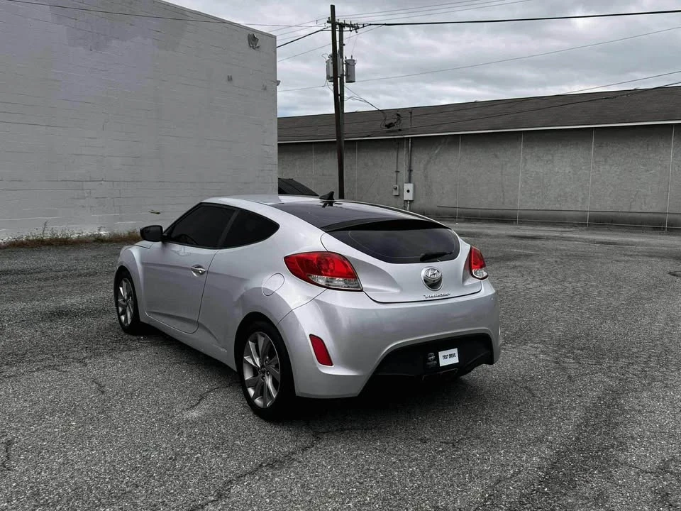 2017 Hyundai Veloster - Image 4 of 9